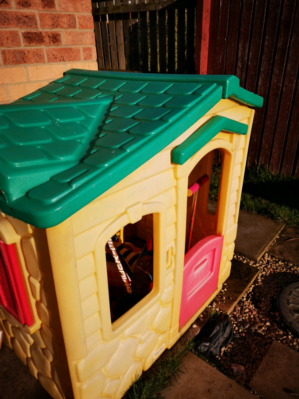 outside toy house